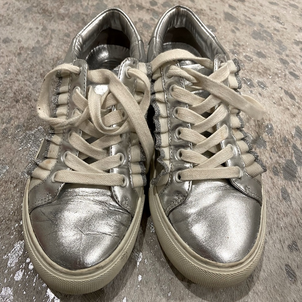 metallic silver tory burch shoes